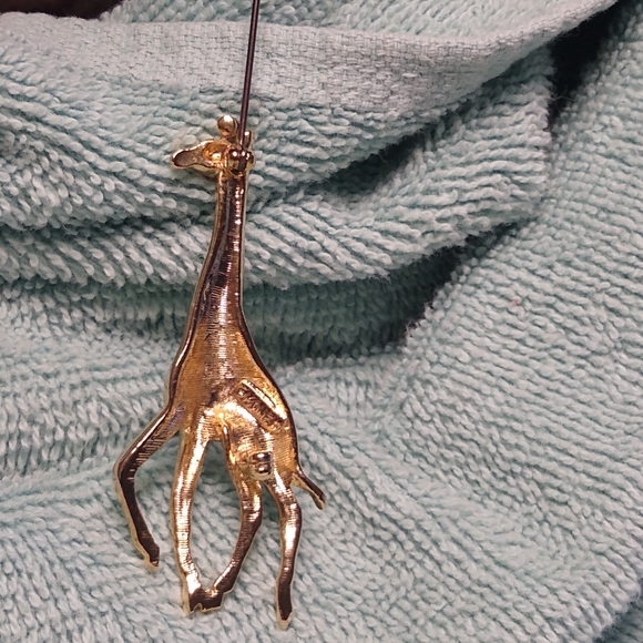 Monet signed jeweled Giraffe pin brooch - Picture 2 of 5